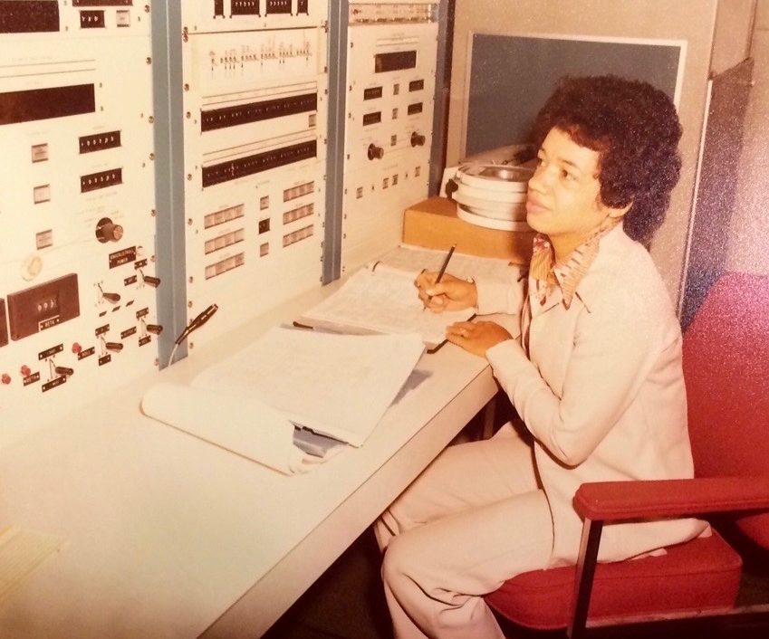 Christine Darden dans la salle de contrôle, Langley NASA 1975